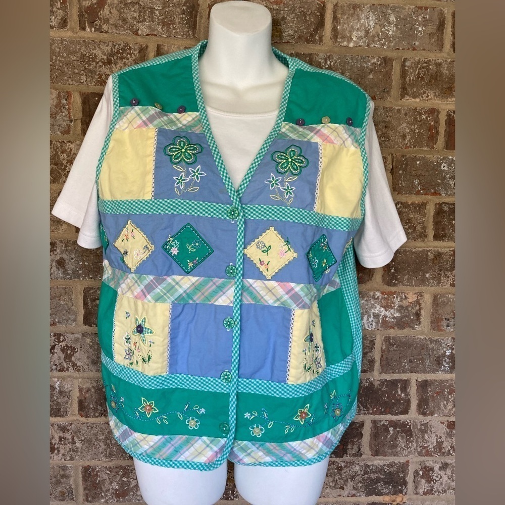 Vintage KORET Patchwork Embroidered top in a size small